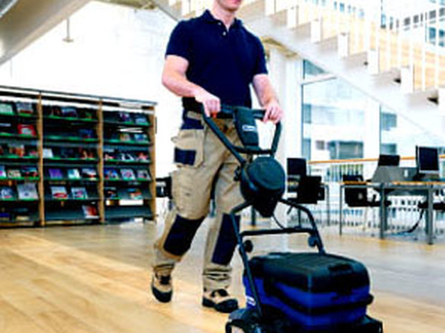 日常養(yǎng)護(hù)-體育木地板翻新_運(yùn)動(dòng)木地板打磨流程_運(yùn)動(dòng)木地板翻新_凱潔運(yùn)動(dòng)木地板