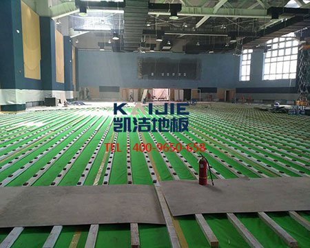 山東威海第三小學(xué)籃球館、舞蹈室運(yùn)動(dòng)木地板安裝-籃球地板