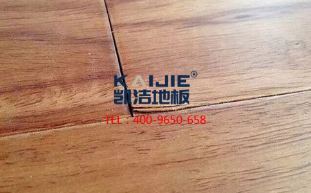 體育運(yùn)動木地板膨脹起鼓后，應(yīng)該這樣操作-運(yùn)動木地板