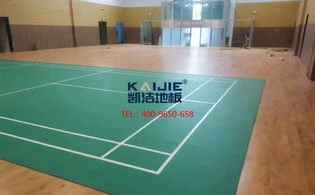 羽毛球館要安裝什么樣的運(yùn)動(dòng)木地板？-羽毛球木地板