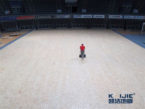 凱潔地板專用翻新，讓運(yùn)動(dòng)木地板煥發(fā)青春