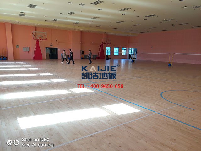 羽毛球木地板廠家,羽毛球?qū)Ｓ媚镜匕?羽毛球館木地板