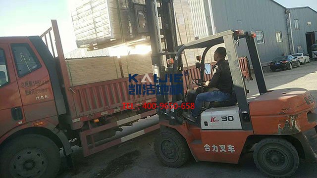 體育木地板發(fā)貨,籃球木地板發(fā)貨