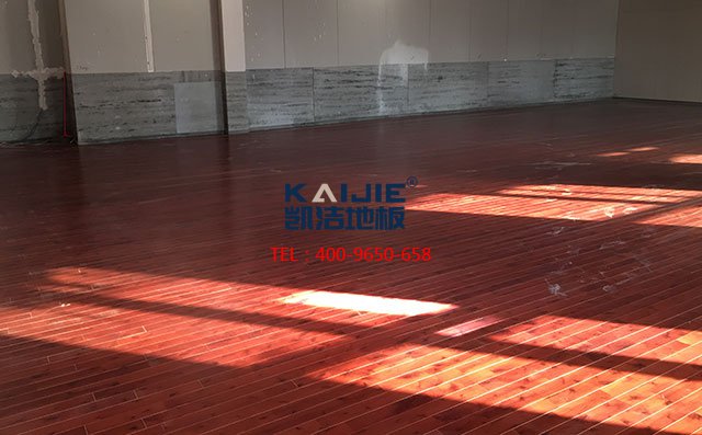 舞蹈室運(yùn)動(dòng)木地板安裝