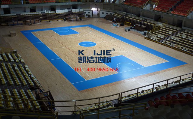 籃球館木地板翻新——?jiǎng)P潔地板