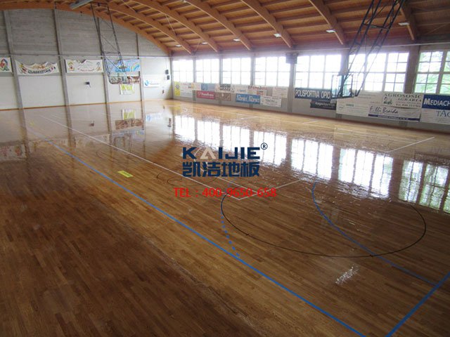 體育館專用運(yùn)動木地板三大特性——凱潔運(yùn)動木地板