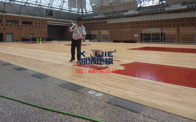 專用運(yùn)動(dòng)木地板廠家創(chuàng)新——?jiǎng)P潔運(yùn)動(dòng)木地板