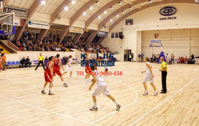 體育館專用運(yùn)動(dòng)木地板鋪裝前應(yīng)該做哪些準(zhǔn)備工作——?jiǎng)P潔地板