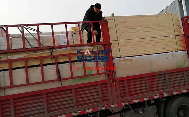 浙江嘉興籃球館運(yùn)動(dòng)木地板項(xiàng)目發(fā)貨——?jiǎng)P潔地板