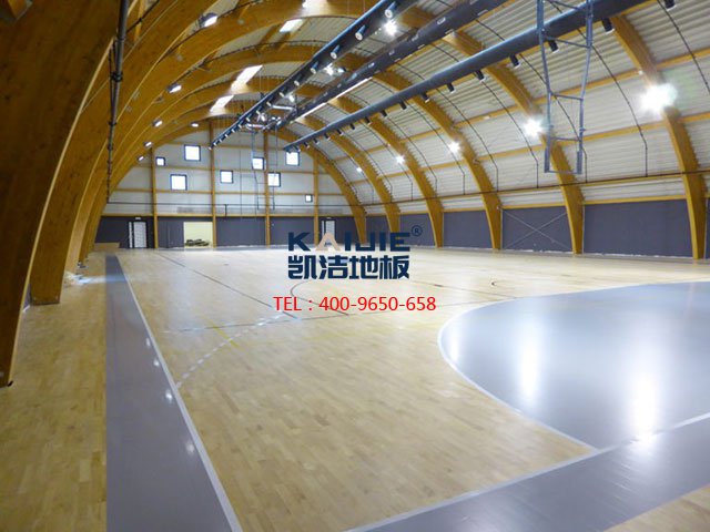 懸浮式雙龍骨結(jié)構(gòu)籃球場木地板的秘密——?jiǎng)P潔地板