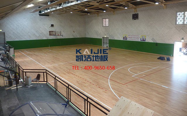 籃球場木地板怎么施工能夠更好的保障籃球木地板質(zhì)量——?jiǎng)P潔地板
