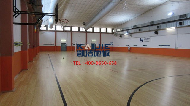 籃球場(chǎng)木地板價(jià)格怎么算？籃球木地板多少錢(qián)——?jiǎng)P潔地板