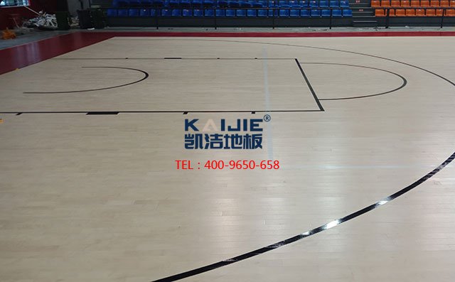 湖南工業(yè)職業(yè)技術(shù)學(xué)院體育館運(yùn)動(dòng)木地板項(xiàng)目案例——?jiǎng)P潔地板