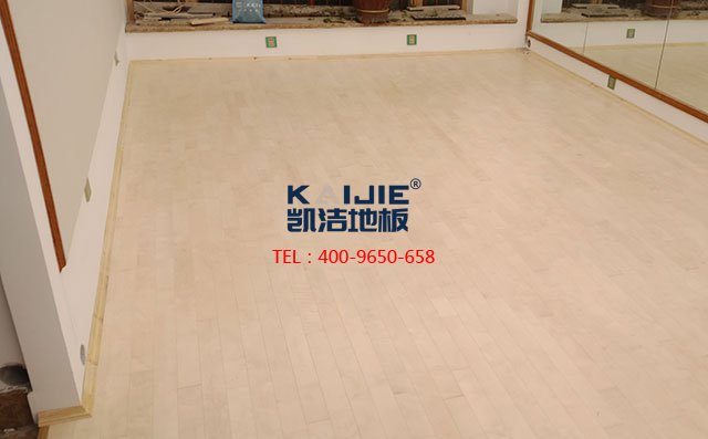 湖南元盛大廈體育館工地運(yùn)動(dòng)木地板項(xiàng)目案例——?jiǎng)P潔地板