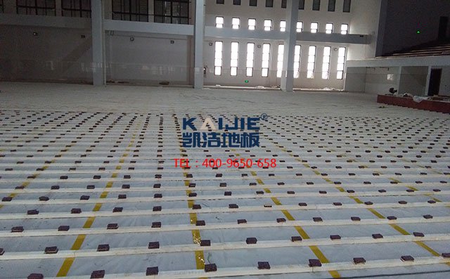 籃球館運(yùn)動(dòng)木地板安裝驗(yàn)收標(biāo)準(zhǔn)是什么？看完你就知道了——?jiǎng)P潔地板