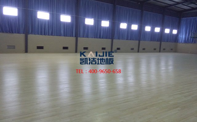 體育館木地板這樣防腐防潮，很管用——凱潔地板