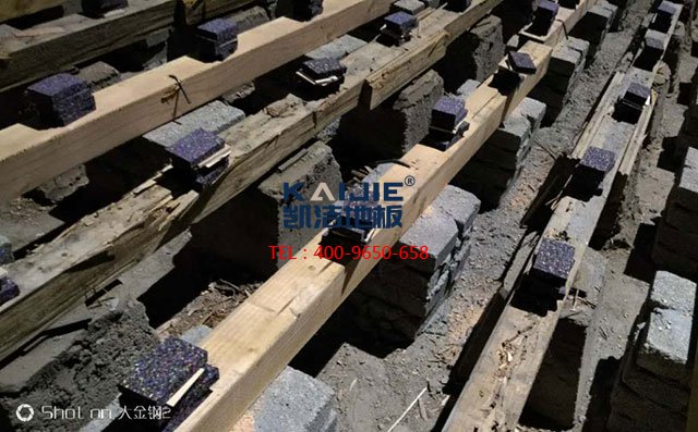 籃球場(chǎng)館木地板翻新流程，翻舊如新——?jiǎng)P潔地板