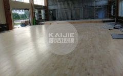 室內(nèi)籃球場(chǎng)館木地板上漆注意事項(xiàng)-籃球場(chǎng)木地板