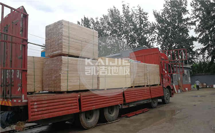上海劇院舞臺專用木地板項(xiàng)目發(fā)貨