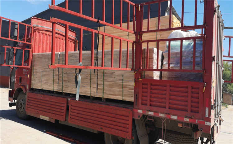 四川成都籃球場專用木地板項目發(fā)貨