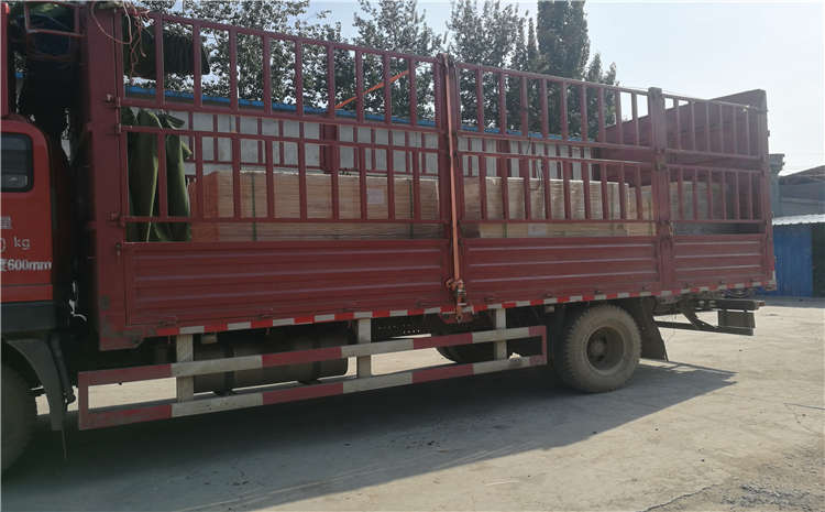 江西九江舞臺木地板項(xiàng)目發(fā)貨