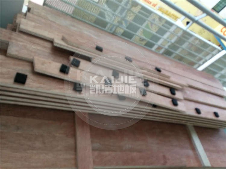 出口新加坡體育館木地板項(xiàng)目案例