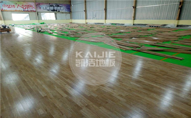山東菏澤籃之翼籃球俱樂(lè)部木地板案例