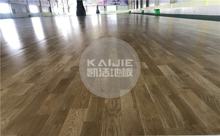 山東菏澤籃之翼籃球俱樂(lè)部木地板案例