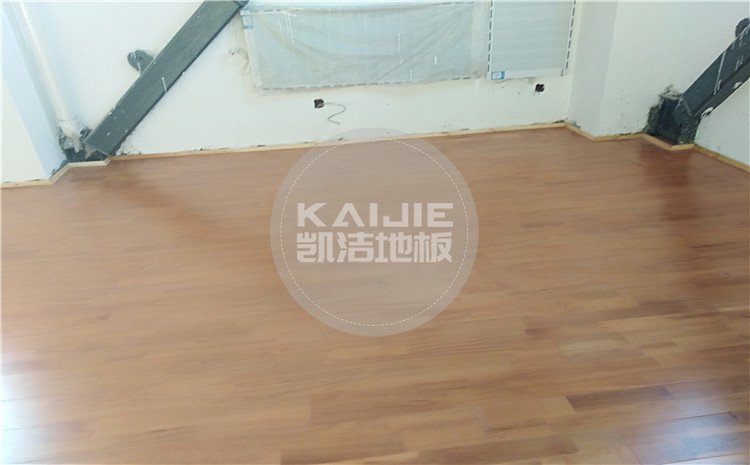 河北唐山蘆臺(tái)農(nóng)場(chǎng)廠部中小學(xué)體育館木地板項(xiàng)目