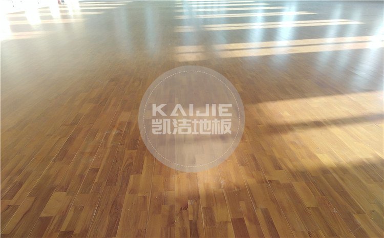 河北唐山蘆臺(tái)農(nóng)場(chǎng)廠部中小學(xué)體育館木地板項(xiàng)目