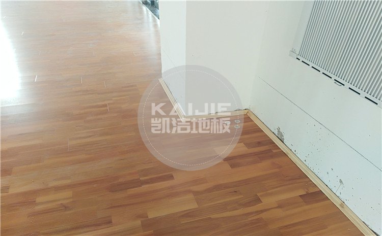 河北唐山蘆臺(tái)農(nóng)場(chǎng)廠部中小學(xué)體育館木地板項(xiàng)目
