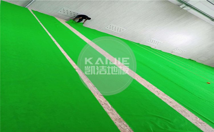 山西運城財經(jīng)學(xué)校羽毛球館木地板項目案例-凱潔籃球地板