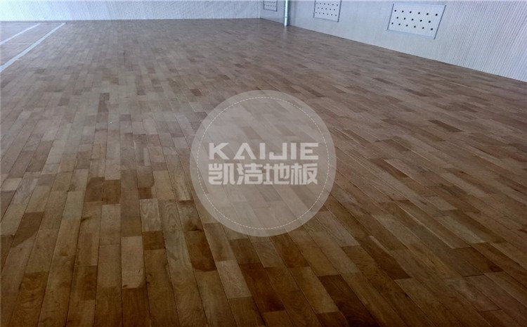 山西運城財經(jīng)學(xué)校羽毛球館木地板項目案例-凱潔籃球地板