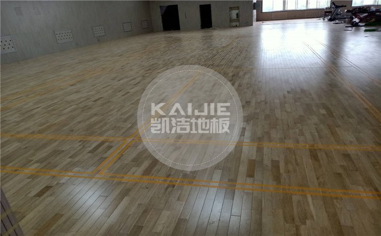 山西運城財經(jīng)學(xué)校羽毛球館木地板項目案例-凱潔籃球地板
