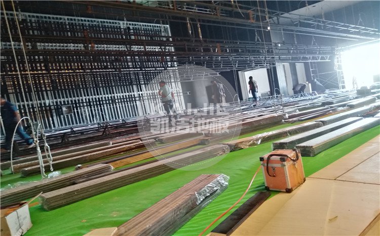 四川省樂山市沙灣區(qū)銅河廣場劇院舞臺木地板案例—凱潔籃球木地板廠家