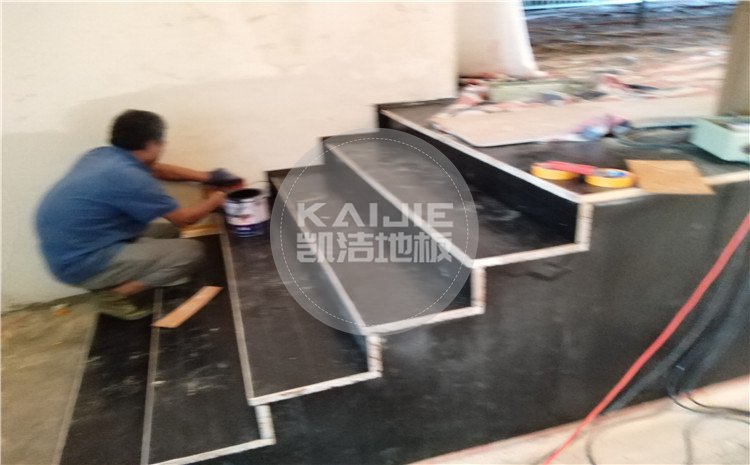 四川省樂山市沙灣區(qū)銅河廣場劇院舞臺木地板案例—凱潔籃球木地板廠家