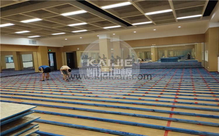 凱潔杭州高級(jí)中學(xué)錢(qián)江校區(qū)形體房木地板項(xiàng)目-凱潔籃球木地板廠(chǎng)家