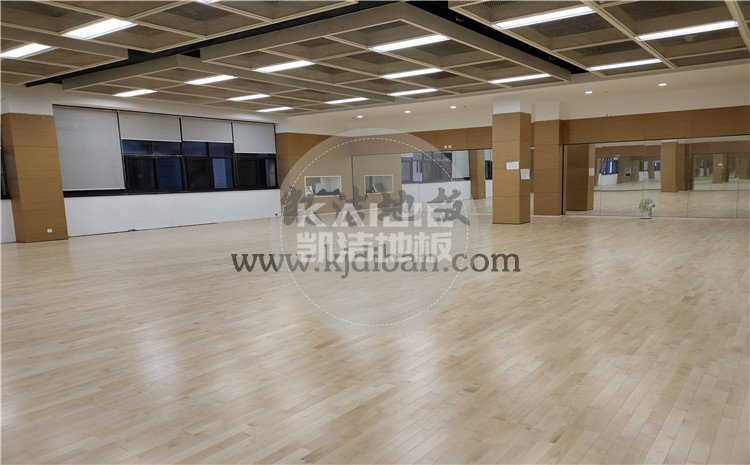 凱潔杭州高級(jí)中學(xué)錢(qián)江校區(qū)形體房木地板項(xiàng)目-凱潔籃球木地板廠(chǎng)家