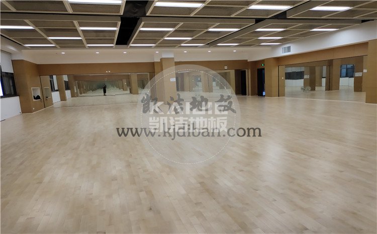 凱潔杭州高級(jí)中學(xué)錢(qián)江校區(qū)形體房木地板項(xiàng)目-凱潔籃球木地板廠(chǎng)家