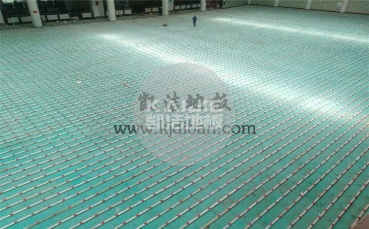 湖北武漢體育中心運(yùn)動(dòng)木地板項(xiàng)目-凱潔籃球木地板廠家