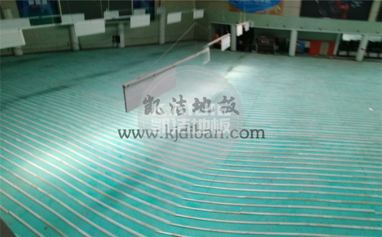 湖北武漢體育中心運(yùn)動(dòng)木地板項(xiàng)目-凱潔籃球木地板廠家
