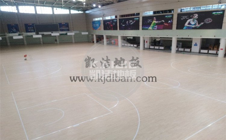 湖北武漢體育中心運(yùn)動(dòng)木地板項(xiàng)目-凱潔籃球木地板廠家