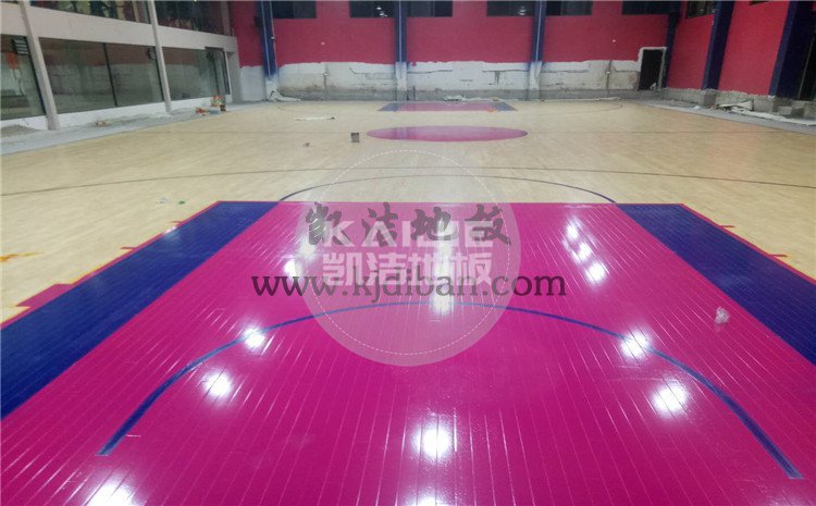 湖北武漢體育中心運(yùn)動(dòng)木地板項(xiàng)目-凱潔籃球木地板廠家