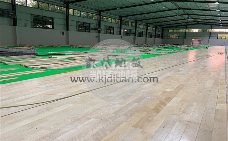 山東蘭陵代村LA動(dòng)力籃球館木地板項(xiàng)目-凱潔籃球木地板廠家