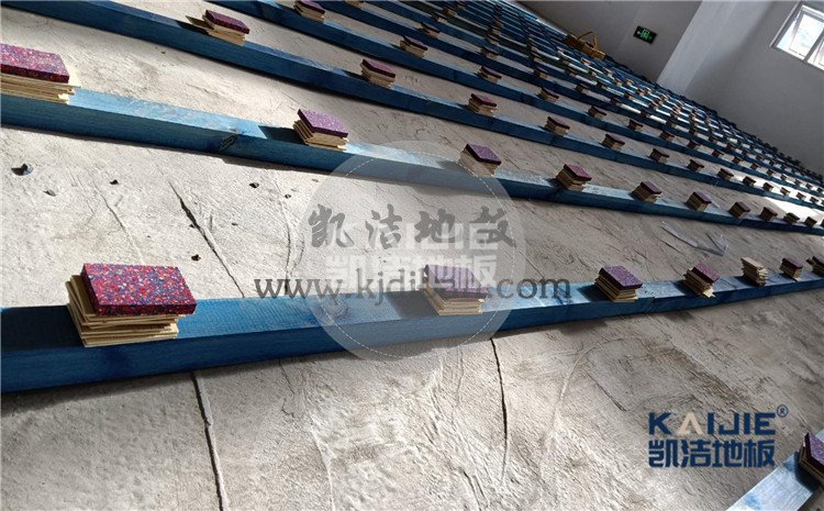 河南鶴壁輔仁中小學(xué)體育館木地板案例