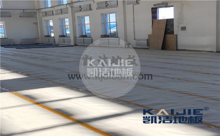 內(nèi)蒙古鄂倫春旗大楊樹林業(yè)局全民健身中心木地板案例