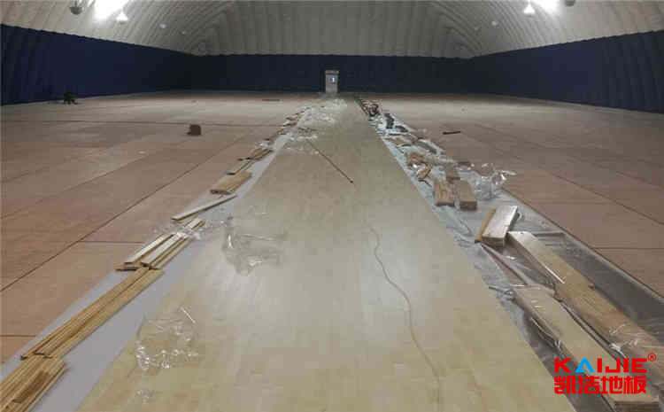 貴州體育木地板定制——?jiǎng)P潔地板