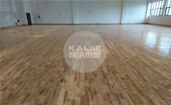 在進(jìn)行運(yùn)動(dòng)木地板施工時(shí)地面基本要求有哪些？-凱潔地板