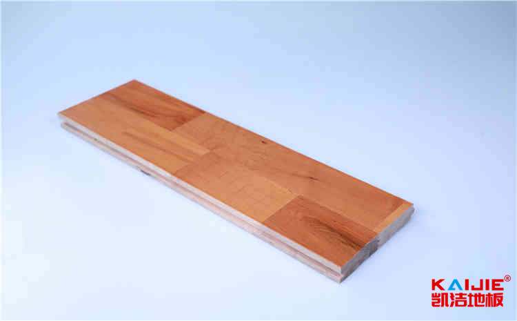 桐鄉(xiāng)運(yùn)動(dòng)館實(shí)木地板生產(chǎn)廠家維護(hù)方法——?jiǎng)P潔地板