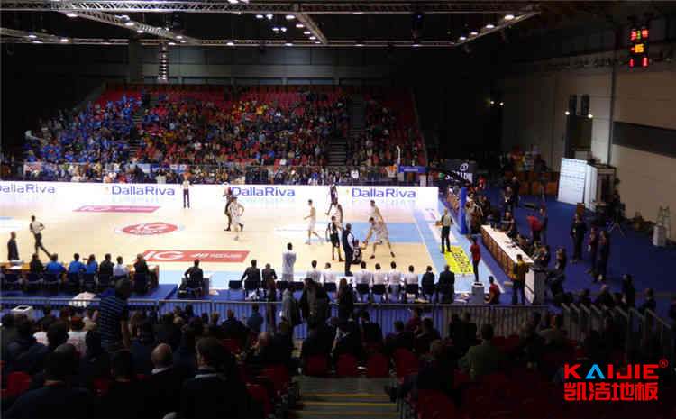 俄勒岡松實(shí)木運(yùn)動(dòng)地板單層龍骨結(jié)構(gòu)